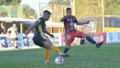 Foto de la galería: Con un empate de local Crucero se mantiene cerca de la punta en el Federal A