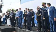 Foto de la galería: Encuentro patrio en el desfile del 25 de Mayo