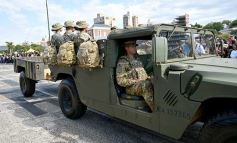 Foto de la galería: Encuentro patrio en el desfile del 25 de Mayo