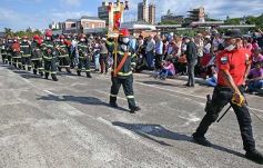 Foto de la galería: Encuentro patrio en el desfile del 25 de Mayo