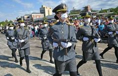 Foto de la galería: Encuentro patrio en el desfile del 25 de Mayo