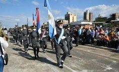 Foto de la galería: Encuentro patrio en el desfile del 25 de Mayo