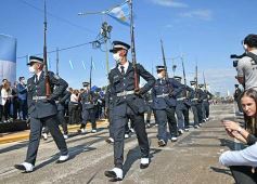 Foto de la galería: Encuentro patrio en el desfile del 25 de Mayo