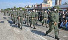 Foto de la galería: Encuentro patrio en el desfile del 25 de Mayo