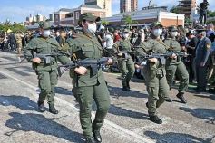 Foto de la galería: Encuentro patrio en el desfile del 25 de Mayo
