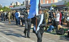 Foto de la galería: Encuentro patrio en el desfile del 25 de Mayo