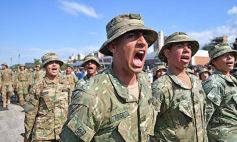 Foto de la galería: Encuentro patrio en el desfile del 25 de Mayo