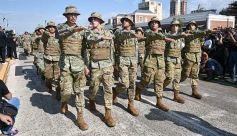 Foto de la galería: Encuentro patrio en el desfile del 25 de Mayo