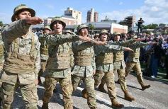 Foto de la galería: Encuentro patrio en el desfile del 25 de Mayo