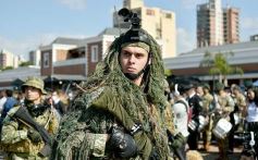 Foto de la galería: Encuentro patrio en el desfile del 25 de Mayo