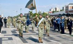 Foto de la galería: Encuentro patrio en el desfile del 25 de Mayo
