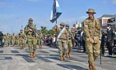 Foto de la galería: Encuentro patrio en el desfile del 25 de Mayo