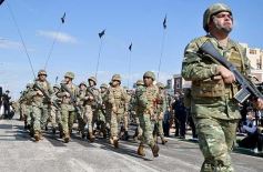 Foto de la galería: Encuentro patrio en el desfile del 25 de Mayo