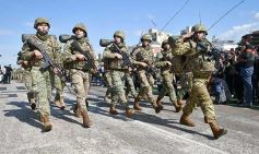 Foto de la galería: Encuentro patrio en el desfile del 25 de Mayo