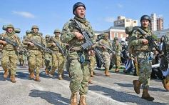 Foto de la galería: Encuentro patrio en el desfile del 25 de Mayo