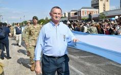 Foto de la galería: Encuentro patrio en el desfile del 25 de Mayo