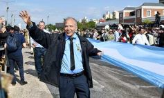 Foto de la galería: Encuentro patrio en el desfile del 25 de Mayo