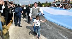 Foto de la galería: Encuentro patrio en el desfile del 25 de Mayo