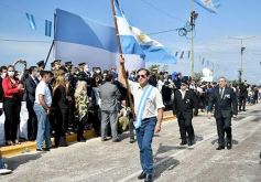 Foto de la galería: Encuentro patrio en el desfile del 25 de Mayo