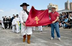 Foto de la galería: Encuentro patrio en el desfile del 25 de Mayo
