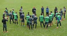 Foto de la galería: Volvió Ricardone: con la camiseta puesta ahora como DT