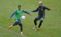 Foto de la galería: Volvió Ricardone: con la camiseta puesta ahora como DT