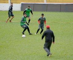 Foto de la galería: Volvió Ricardone: con la camiseta puesta ahora como DT