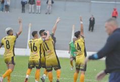 Foto de la galería: Crucero sumó de a tres en casa en el debut de Ricardone