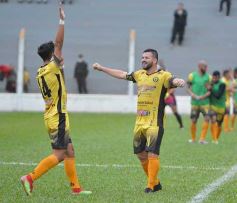 Foto de la galería: Crucero sumó de a tres en casa en el debut de Ricardone