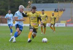 Foto de la galería: Crucero sumó de a tres en casa en el debut de Ricardone