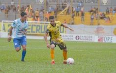 Foto de la galería: Crucero sumó de a tres en casa en el debut de Ricardone