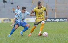 Foto de la galería: Crucero sumó de a tres en casa en el debut de Ricardone