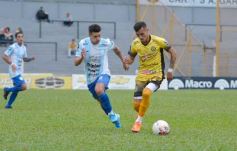 Foto de la galería: Crucero sumó de a tres en casa en el debut de Ricardone