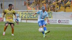 Foto de la galería: Crucero sumó de a tres en casa en el debut de Ricardone