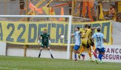 Foto de la galería: Crucero sumó de a tres en casa en el debut de Ricardone