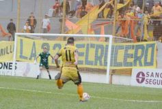 Foto de la galería: Crucero sumó de a tres en casa en el debut de Ricardone