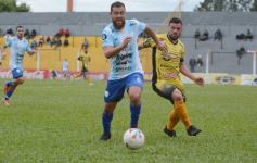 Foto de la galería: Crucero sumó de a tres en casa en el debut de Ricardone