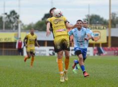 Foto de la galería: Crucero sumó de a tres en casa en el debut de Ricardone