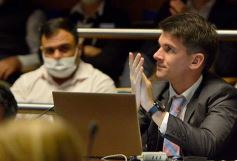 Foto de la galería: Legislatura en sesión: Diputados declararon Monumento Natural Provincial al Vencejo de Cascada