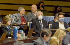 Foto de la galería: Legislatura en sesión: Diputados declararon Monumento Natural Provincial al Vencejo de Cascada