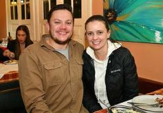 Foto de la galería: A pesar del frio, la noche del sábado se disfrutó con salidas y amigos en Posadas