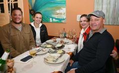 Foto de la galería: A pesar del frio, la noche del sábado se disfrutó con salidas y amigos en Posadas