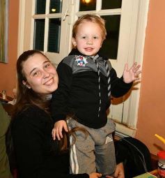 Foto de la galería: A pesar del frio, la noche del sábado se disfrutó con salidas y amigos en Posadas