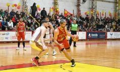 Foto de la galería: Ovación en el Templo: Tokio se despidió del Federal de Básquet con la casa llena