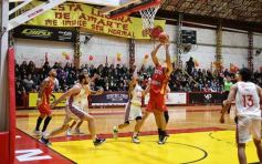 Foto de la galería: Ovación en el Templo: Tokio se despidió del Federal de Básquet con la casa llena