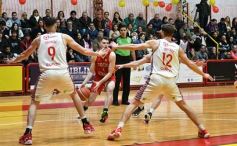 Foto de la galería: Ovación en el Templo: Tokio se despidió del Federal de Básquet con la casa llena