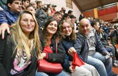 Foto de la galería: Ovación en el Templo: Tokio se despidió del Federal de Básquet con la casa llena