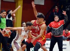 Foto de la galería: Ovación en el Templo: Tokio se despidió del Federal de Básquet con la casa llena