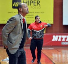 Foto de la galería: Ovación en el Templo: Tokio se despidió del Federal de Básquet con la casa llena