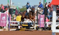Foto de la galería: A orillas del Paraná: la equitación nacional deslumbró en el Balneario Costa Sur de Posadas
